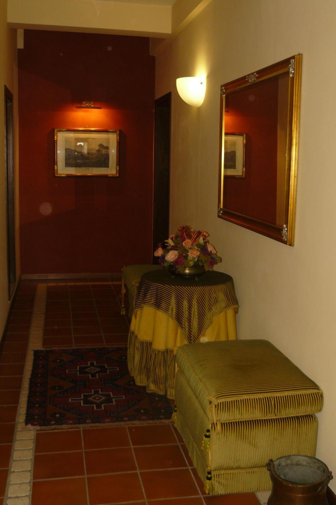 גוביו Hotel La Rocca מראה חיצוני תמונה